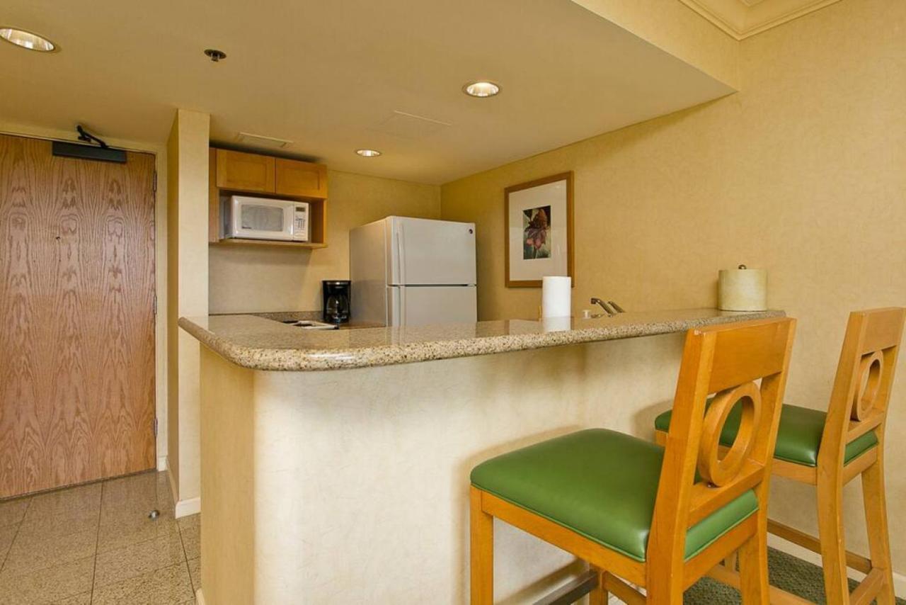 Ilikai Apt 308 - Spacious Studio With Stunning Ocean & Harbor Views Honolulu Exterior photo